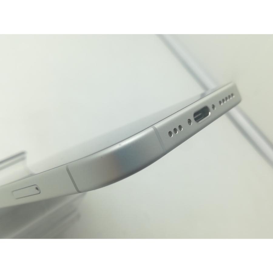 【中古】Apple docomo 【SIMフリー】 iPhone 16 128GB ホワイト MYDR3J/A【OSU301】保証期間１ヶ月【ランクA】の画像