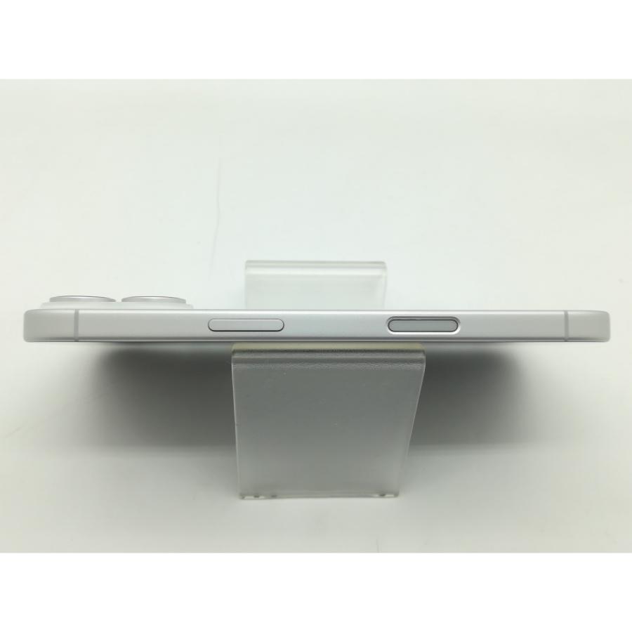 【中古】Apple 国内版 【SIMフリー】 iPhone 17 256GB ホワイト MG684J/A【OSU301】保証期間３ヶ月【ランクA】の画像