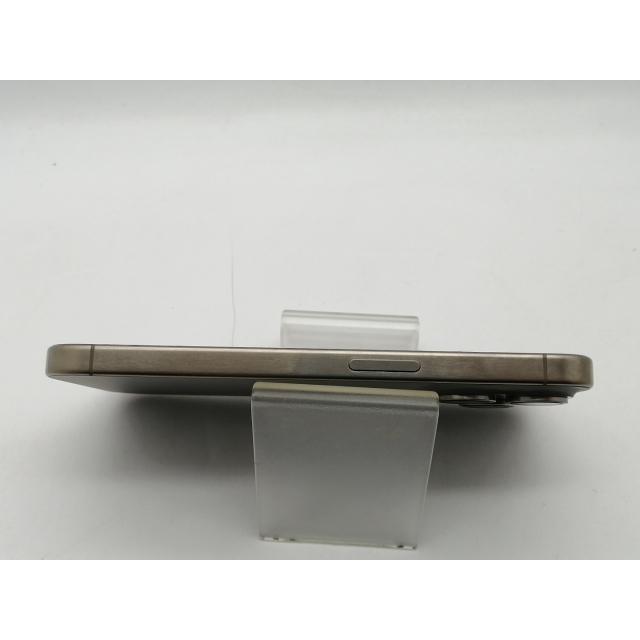 【中古】Apple 国内版 【SIMフリー】 iPhone 15 Pro 128GB ナチュラルチタニウム MTU93J/A【大須アメ横】保証期間１ヶ月【ランクA】の画像