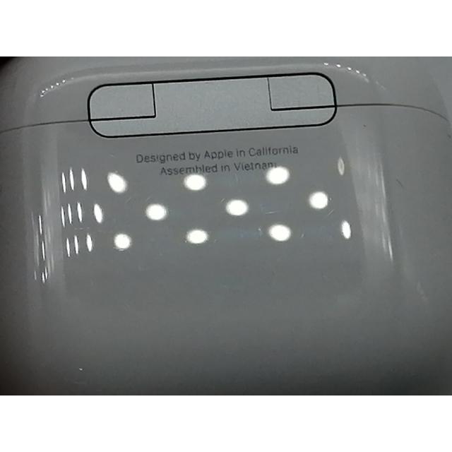 中古】Apple AirPods 4 アクティブノイズキャンセリング搭載モデル
