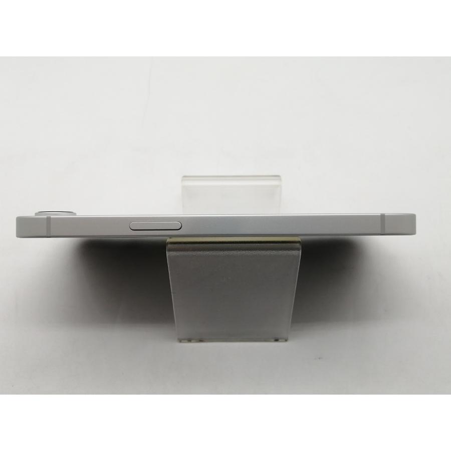 【中古】Apple docomo 【SIMフリー】iPhone 16e 512GB ホワイト MD274J/A【OSU301】保証期間１ヶ月【ランクA】の画像