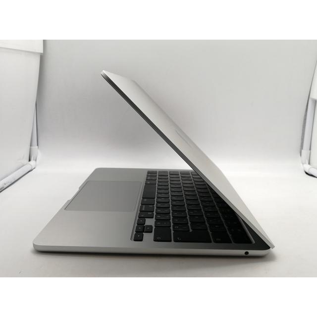 【中古】Apple MacBook Air 13インチ  M2(CPU:8C/GPU:8C) 8GB/256GB シルバー MLXY3J/A (M2,2022)【大須2】保証期間１ヶ月【ランクA】の画像
