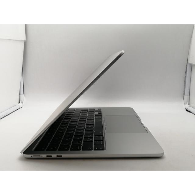 【中古】Apple MacBook Air 13インチ  M2(CPU:8C/GPU:8C) 8GB/256GB シルバー MLXY3J/A (M2,2022)【大須2】保証期間１ヶ月【ランクA】の画像