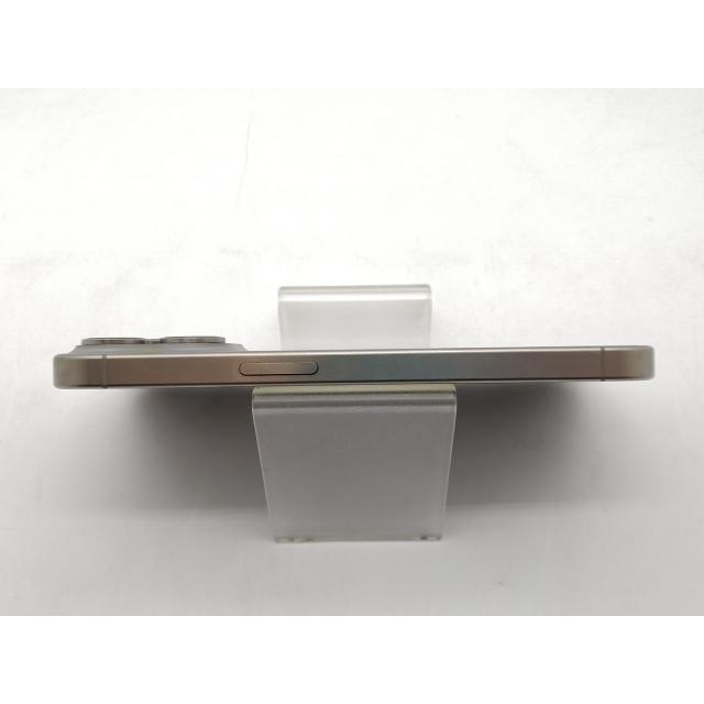 【中古】Apple 海外版 【SIMフリー】 iPhone 15 Pro 256GB ナチュラルチタニウム【OSU301】保証期間１ヶ月【ランクA】の画像