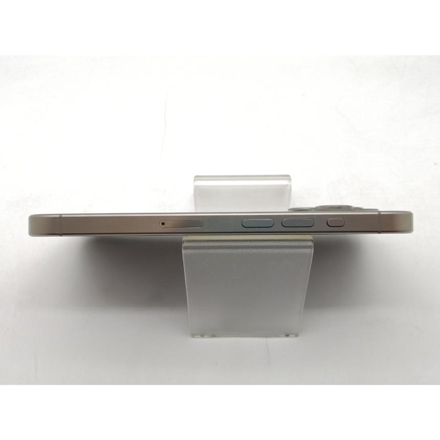【中古】Apple 海外版 【SIMフリー】 iPhone 15 Pro 256GB ナチュラルチタニウム【OSU301】保証期間１ヶ月【ランクA】の画像