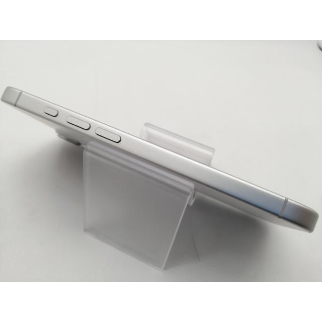 【中古】Apple 国内版 【SIMフリー】 iPhone 17 256GB ホワイト MG684J/A【OSU301】保証期間１ヶ月【ランクA】の画像