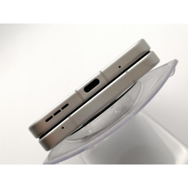 中古】ZTE ymobile 【SIMフリー】 Libero Flip 6GB 128GB ホワイト