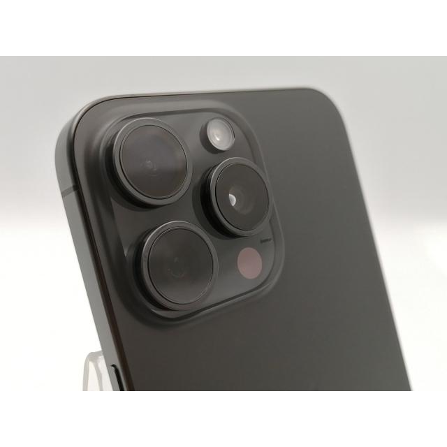 【中古】Apple 国内版 【SIMフリー】 iPhone 15 Pro Max 256GB ブラックチタニウム MU6P3J/A【ECセンター】保証期間１ヶ月【ランクA】の画像