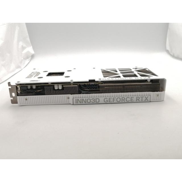 中古】Inno3D GeForce RTX 5060 Ti 16GB TWIN X2 OC WHITE GD5060T