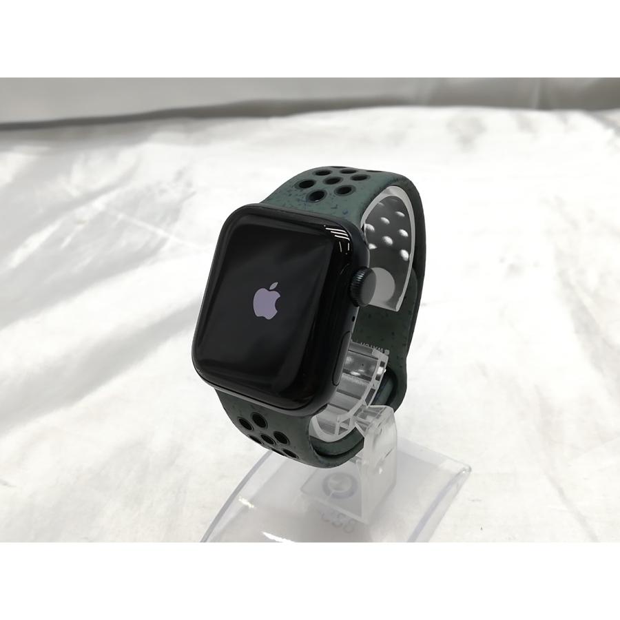 Apple Watch Nike SE 40mm GPSモデル MYYF2J/A A2351【スペース
