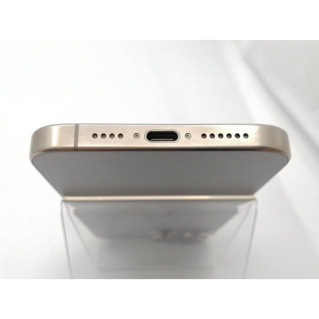 【中古】Apple au 【SIMフリー】 iPhone 15 Pro Max 256GB ナチュラルチタニウム MU6R3J/A【ECセンター】保証期間１ヶ月【ランクA】の画像
