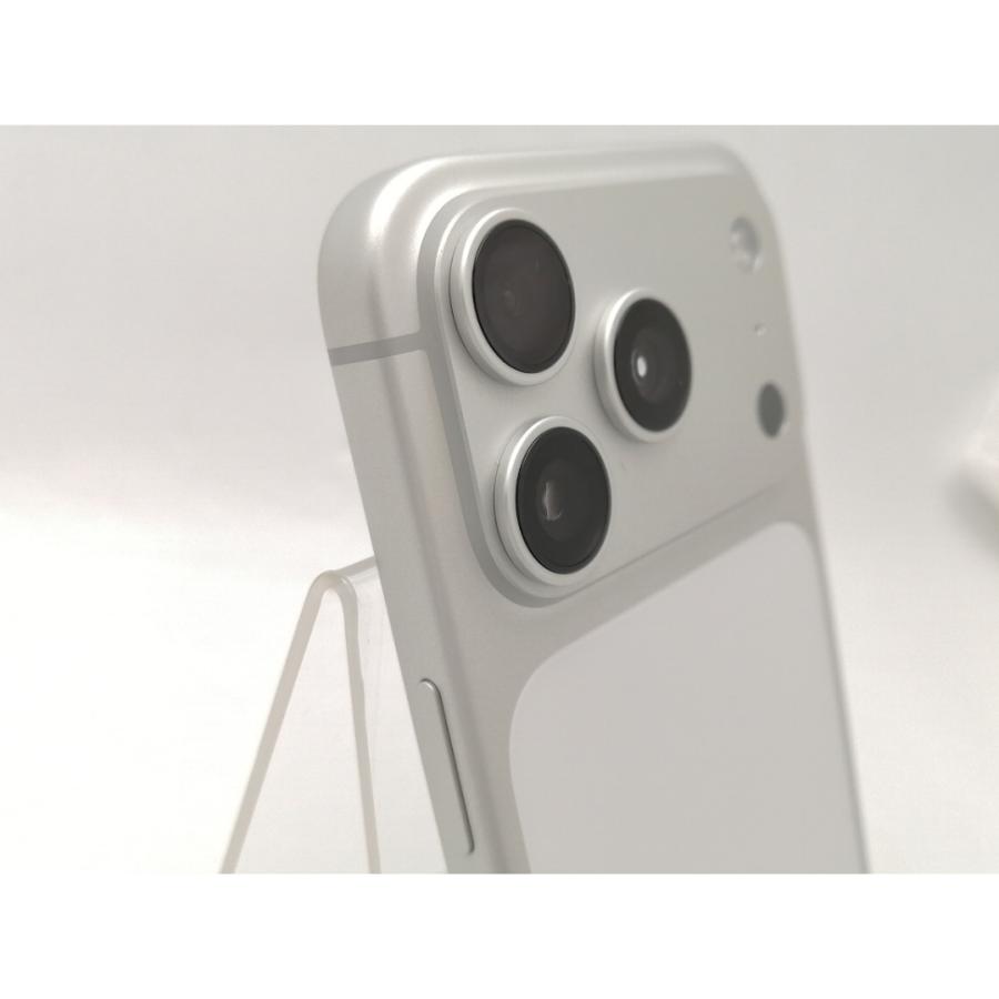 中古】Apple 国内版 【SIMフリー】 iPhone 17 Pro 256GB シルバー