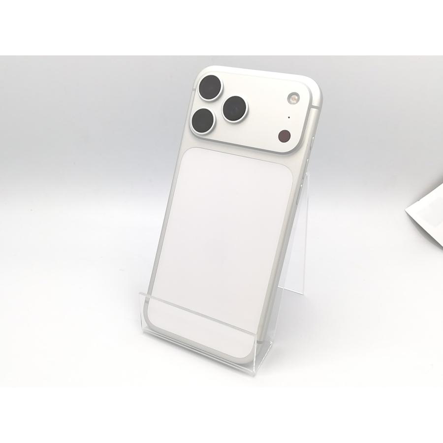 中古】Apple 国内版 【SIMフリー】 iPhone 17 Pro Max 512GB シルバー