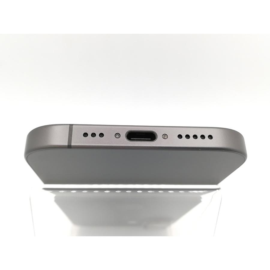 【中古】Apple 国内版 【SIMフリー】 iPhone 17 256GB ブラック MG674J/A【ECセンター】保証期間１ヶ月【ランクA】の画像