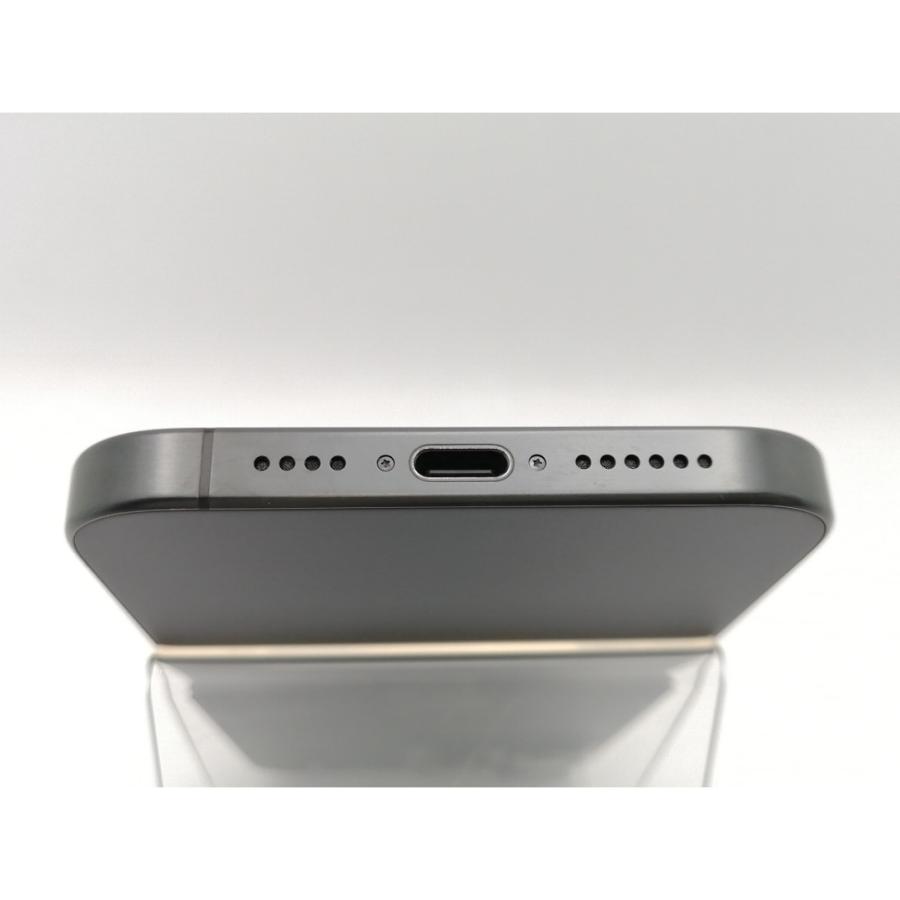 【中古】Apple 国内版 【SIMフリー】 iPhone 15 Pro Max 256GB ブラックチタニウム MU6P3J/A【ECセンター】保証期間１ヶ月【ランクA】の画像