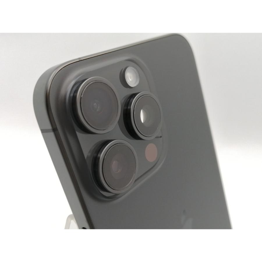 【中古】Apple 国内版 【SIMフリー】 iPhone 15 Pro Max 256GB ブラックチタニウム MU6P3J/A【ECセンター】保証期間１ヶ月【ランクA】の画像