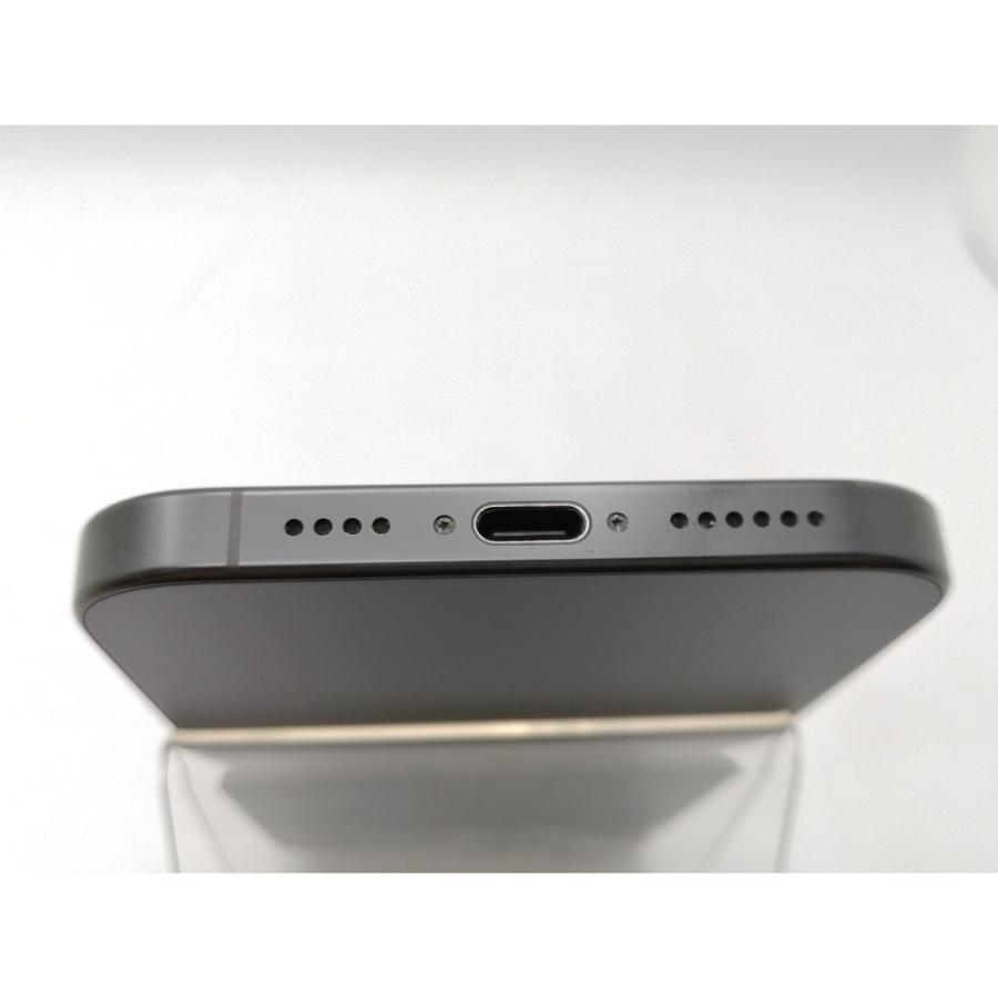 【中古】Apple docomo 【SIMフリー】 iPhone 16 Pro Max 256GB ブラックチタニウム MYWG3J/A【ECセンター】保証期間１ヶ月【ランクA】の画像