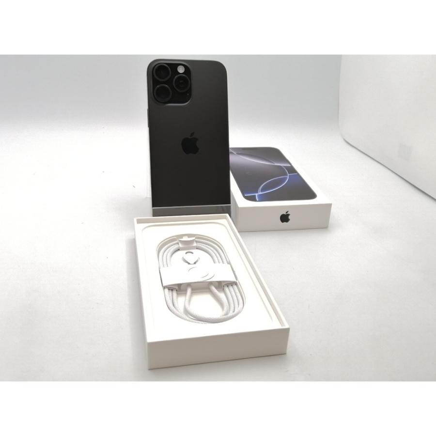 【中古】Apple docomo 【SIMフリー】 iPhone 16 Pro Max 256GB ブラックチタニウム MYWG3J/A【ECセンター】保証期間１ヶ月【ランクA】の画像