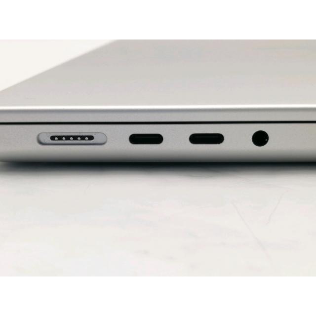 中古】Apple MacBook Pro 14インチ M5 Max(CPU:18C/GPU:32C) 36GB/2TB