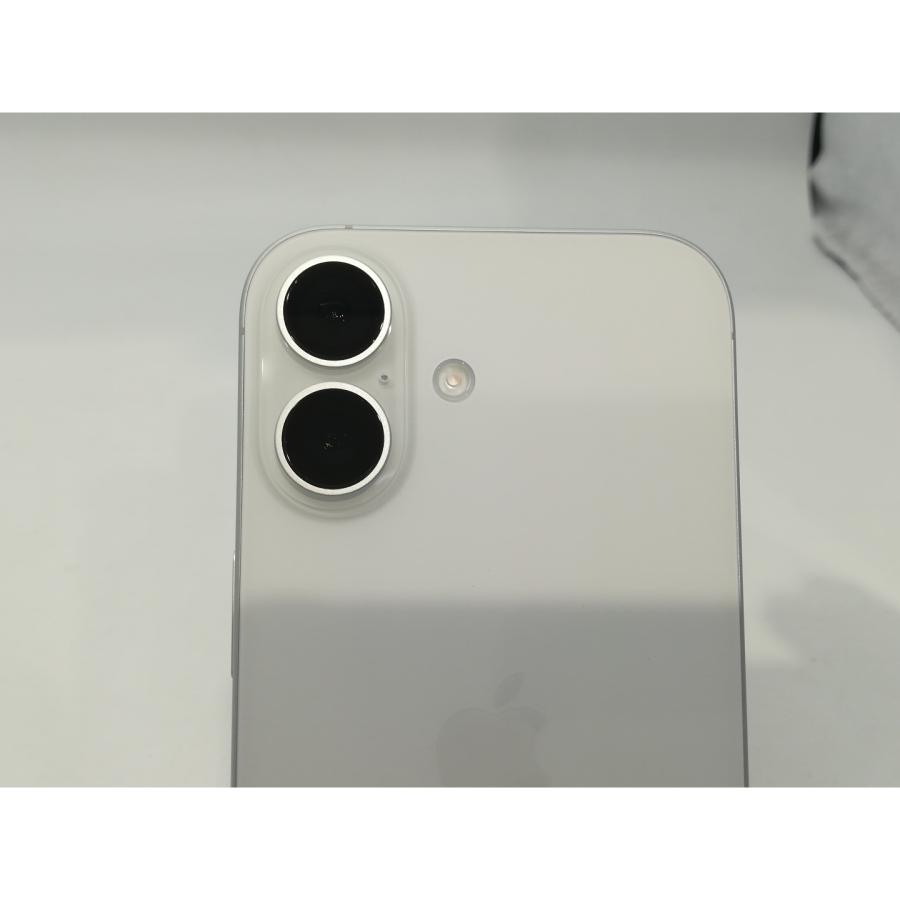 中古】Apple 国内版 【SIMフリー】 iPhone 17 256GB ホワイト MG684J/A