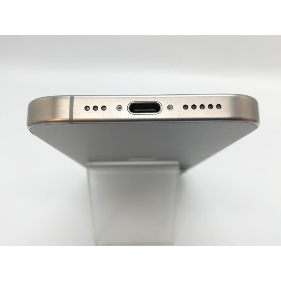 【中古】Apple docomo 【SIMフリー】 iPhone 15 Pro 256GB ナチュラルチタニウム MTUF3J/A【京都】保証期間１ヶ月【ランクC】の画像