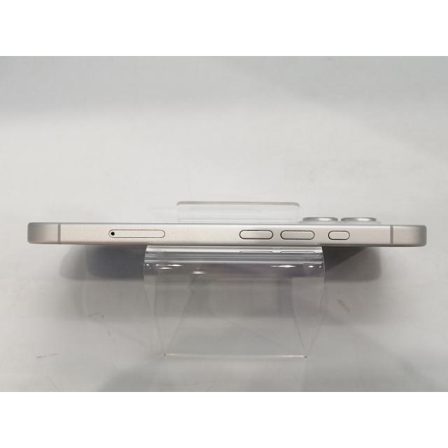 【中古】Apple docomo 【SIMフリー】 iPhone 16 128GB ホワイト MYDR3J/A【秋葉本店】保証期間１ヶ月【ランクB】の画像