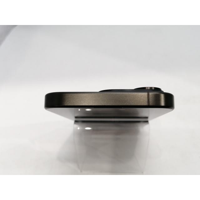 【中古】Apple 国内版 【SIMフリー】 iPhone 15 Pro 256GB ブラックチタニウム MTUC3J/A【大阪本店】保証期間１ヶ月【ランクB】の画像