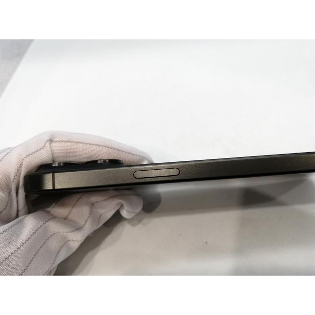 【中古】Apple 国内版 【SIMフリー】 iPhone 15 Pro 256GB ブラックチタニウム MTUC3J/A【大阪本店】保証期間１ヶ月【ランクB】の画像