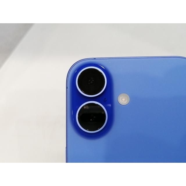 【中古】Apple au 【SIMフリー】 iPhone 16 128GB ウルトラマリン MYDU3J/A【秋葉5号】保証期間１ヶ月【ランクA】の画像