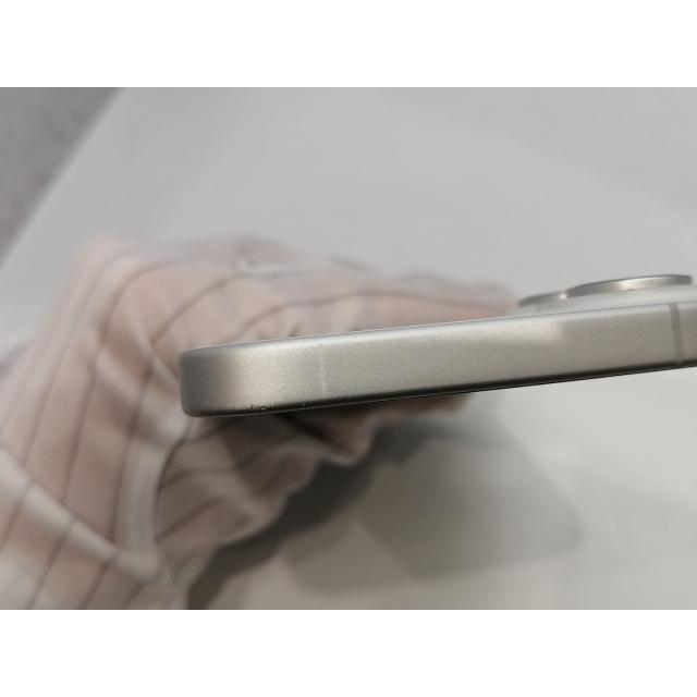 【中古】Apple au 【SIMフリー】 iPhone 16 128GB ホワイト MYDR3J/A【浜松駅前】保証期間１ヶ月【ランクC】の画像