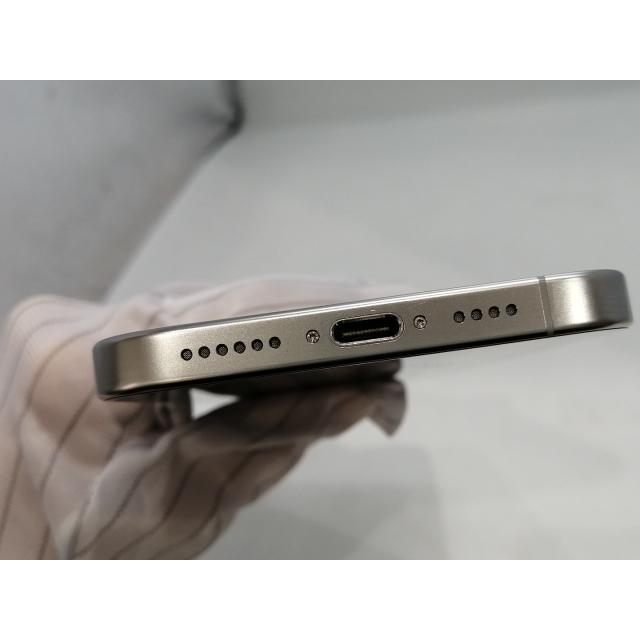 中古】Apple 海外版 【SIMフリー】 iPhone 16 Pro Max 256GB ホワイト