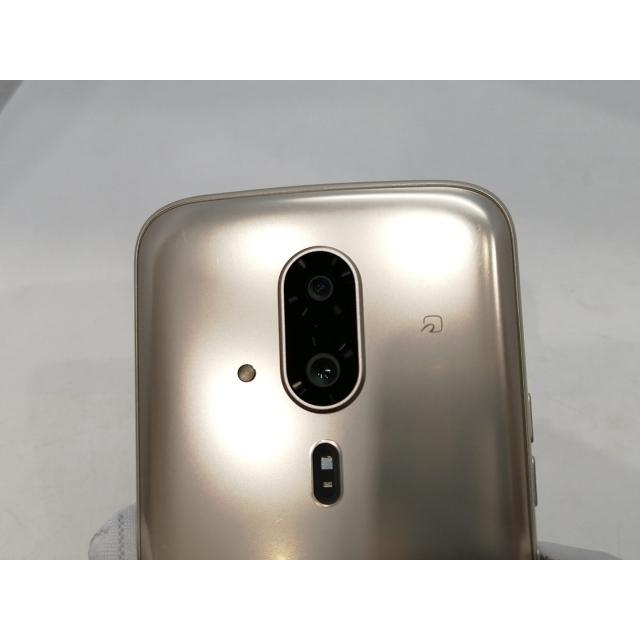 中古】FCNT docomo 【SIMフリー】 らくらくスマートフォン ゴールド