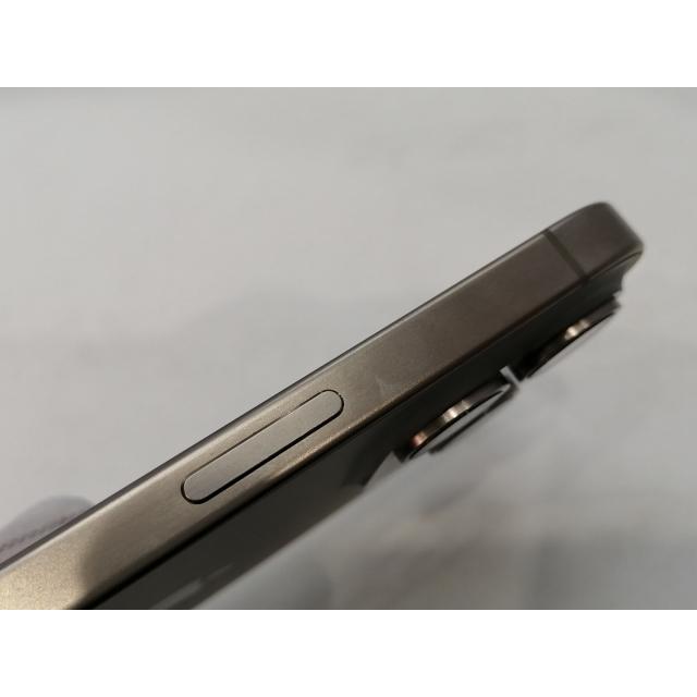 【中古】Apple 国内版 【SIMフリー】 iPhone 15 Pro 512GB ナチュラルチタニウム MTUK3J/A【浜松駅前】保証期間１ヶ月【ランクC】の画像