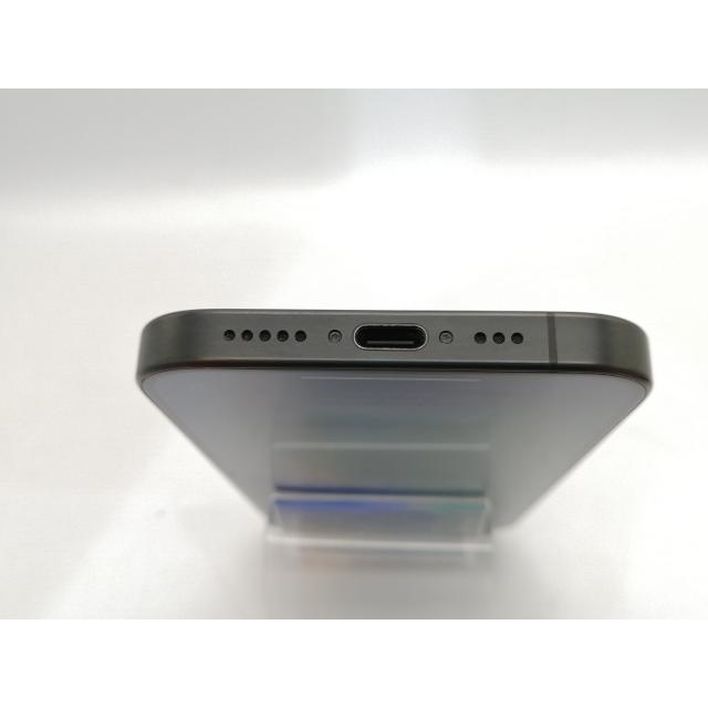 【中古】Apple au 【SIMフリー】 iPhone 15 Pro 512GB ブラックチタニウム MTUH3J/A【高崎モントレー】保証期間１ヶ月【ランクA】の画像