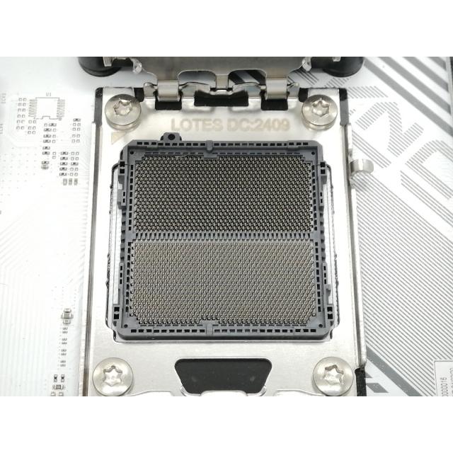 中古】Colorful colorful CVN B650M GAMING FROZEN V14【大阪本店
