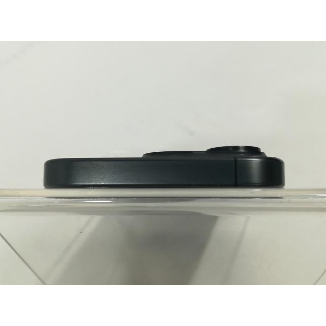 【中古】Apple SoftBank 【SIMフリー】 iPhone 15 Pro 256GB ブラックチタニウム MTUC3J/A【なんば】保証期間１ヶ月【ランクB】の画像