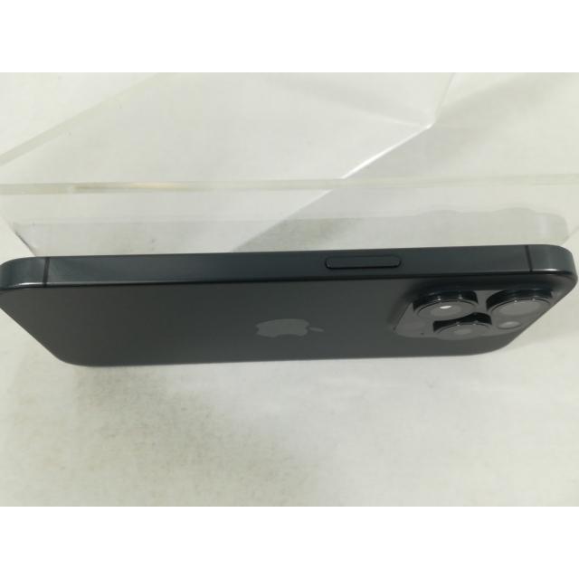 【中古】Apple SoftBank 【SIMフリー】 iPhone 15 Pro 256GB ブラックチタニウム MTUC3J/A【なんば】保証期間１ヶ月【ランクB】の画像