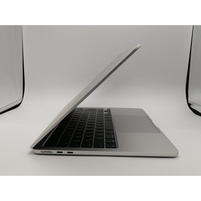 【中古】Apple MacBook Air 13インチ (M4,2025) M4(CPU:10C/GPU:10C) 16GB/512GB シルバー MW0X3J/A【大阪本店】保証期間１ヶ月【ランクB】の画像