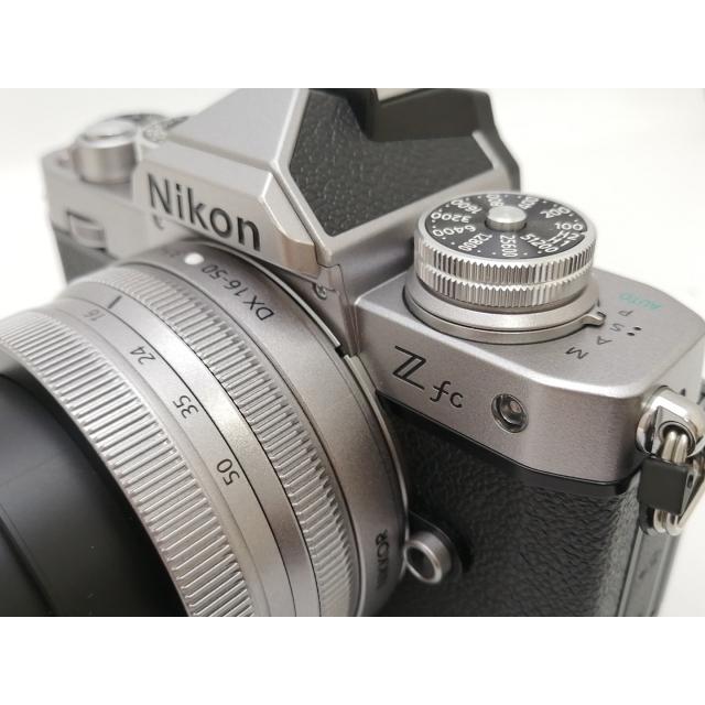 【中古】Nikon Nikon Z fc 16-50 VR レンズキット シルバー【新宿2】保証期間１ヶ月【ランクA】の画像