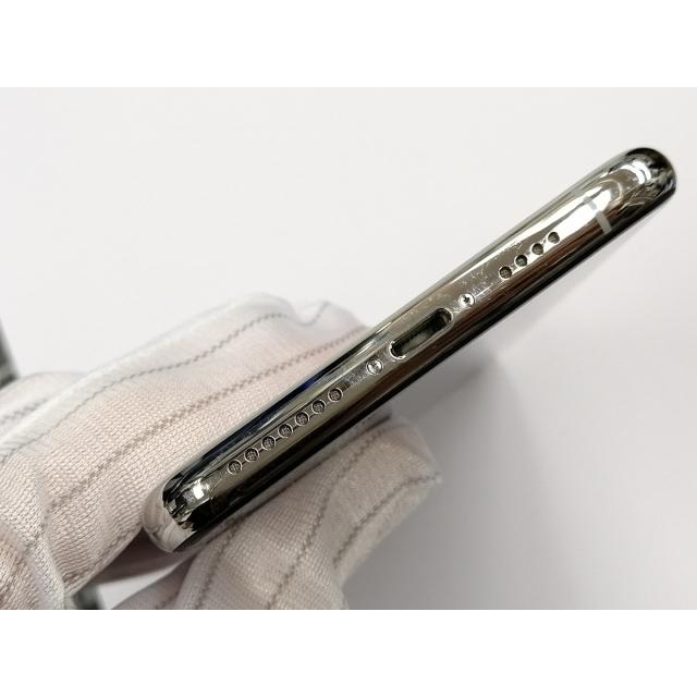 【中古】Apple docomo 【SIMロック解除済み】 iPhone 11 Pro Max 256GB シルバー MWHK2J/A【新宿2】保証期間１ヶ月【ランクB】の画像
