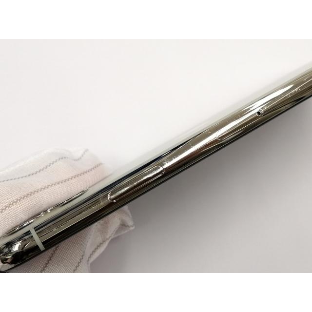 【中古】Apple docomo 【SIMロック解除済み】 iPhone 11 Pro Max 256GB シルバー MWHK2J/A【新宿2】保証期間１ヶ月【ランクB】の画像