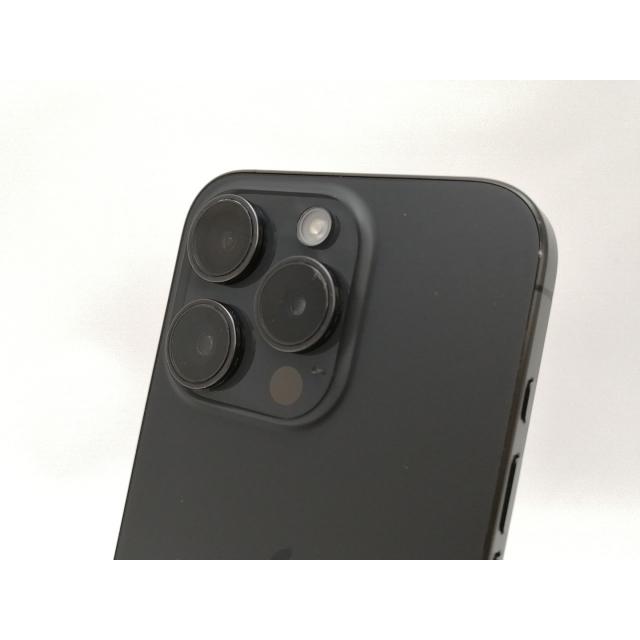 【中古】Apple 国内版 【SIMフリー】 iPhone 15 Pro 256GB ブラックチタニウム MTUC3J/A【新宿東口】保証期間１ヶ月【ランクC】の画像