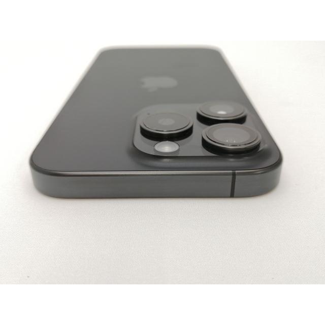 【中古】Apple 国内版 【SIMフリー】 iPhone 15 Pro 256GB ブラックチタニウム MTUC3J/A【新宿東口】保証期間１ヶ月【ランクC】の画像