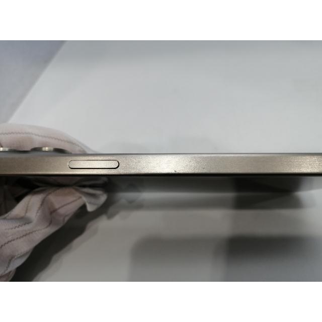 【中古】Apple docomo 【SIMフリー】 iPhone 15 Pro Max 256GB ナチュラルチタニウム MU6R3J/A【浜松駅前】保証期間１ヶ月【ランクC】の画像