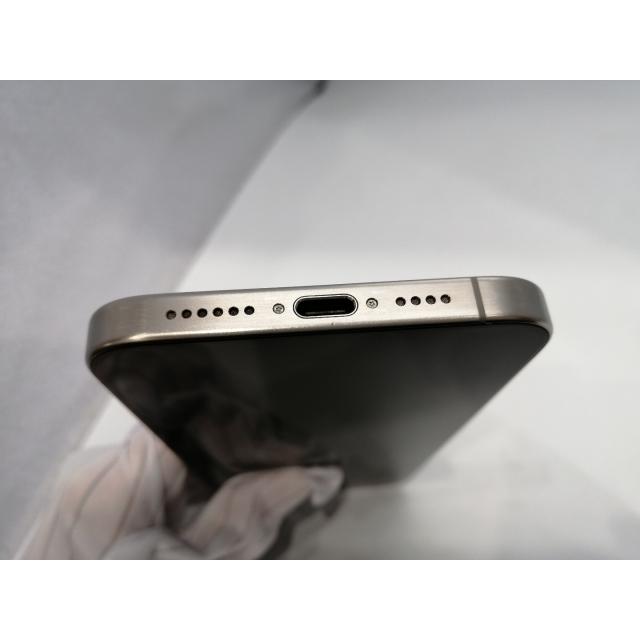 【中古】Apple docomo 【SIMフリー】 iPhone 15 Pro Max 256GB ナチュラルチタニウム MU6R3J/A【浜松駅前】保証期間１ヶ月【ランクC】の画像