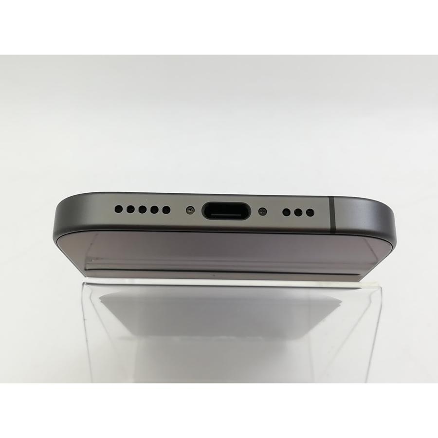 【中古】Apple 国内版 【SIMフリー】 iPhone 17 256GB ブラック MG674J/A【川越クレアモール】保証期間１ヶ月【ランクA】の画像