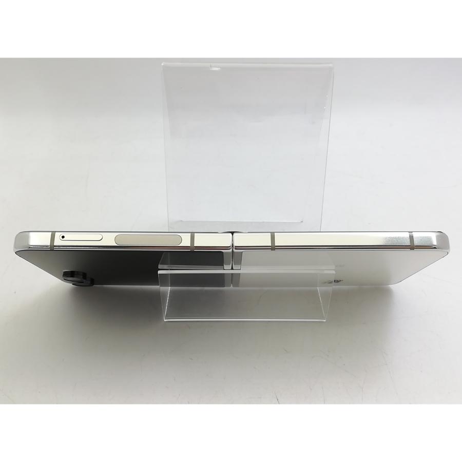 【中古】SAMSUNG au 【SIMフリー】 Galaxy Z Flip5 クリーム 8GB 256GB SCG23【大宮東口】保証期間１ヶ月【ランクA】の画像