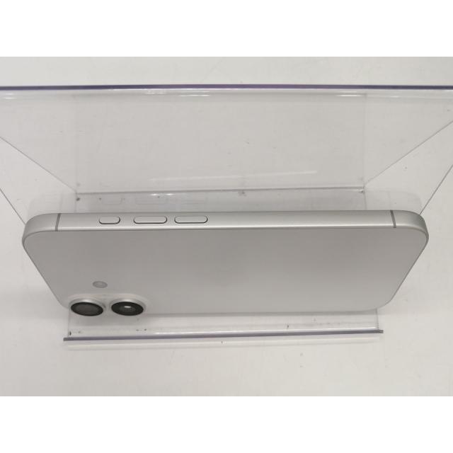 【中古】Apple docomo 【SIMフリー】 iPhone 17 256GB ホワイト MG684J/A【大宮東口】保証期間１ヶ月【ランクA】の画像