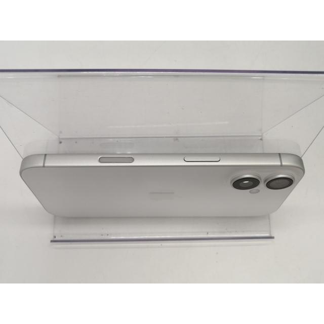 【中古】Apple docomo 【SIMフリー】 iPhone 17 256GB ホワイト MG684J/A【大宮東口】保証期間１ヶ月【ランクA】の画像