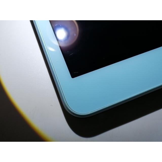 中古】KYOCERA au 【SIMロック解除済み】 Qua Tab QZ8 KYT32 チョコ